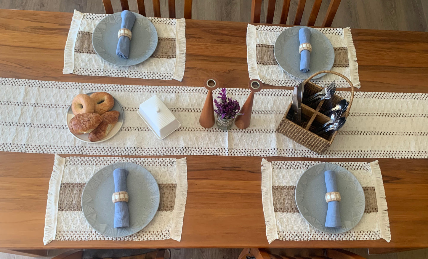 Table runner - White