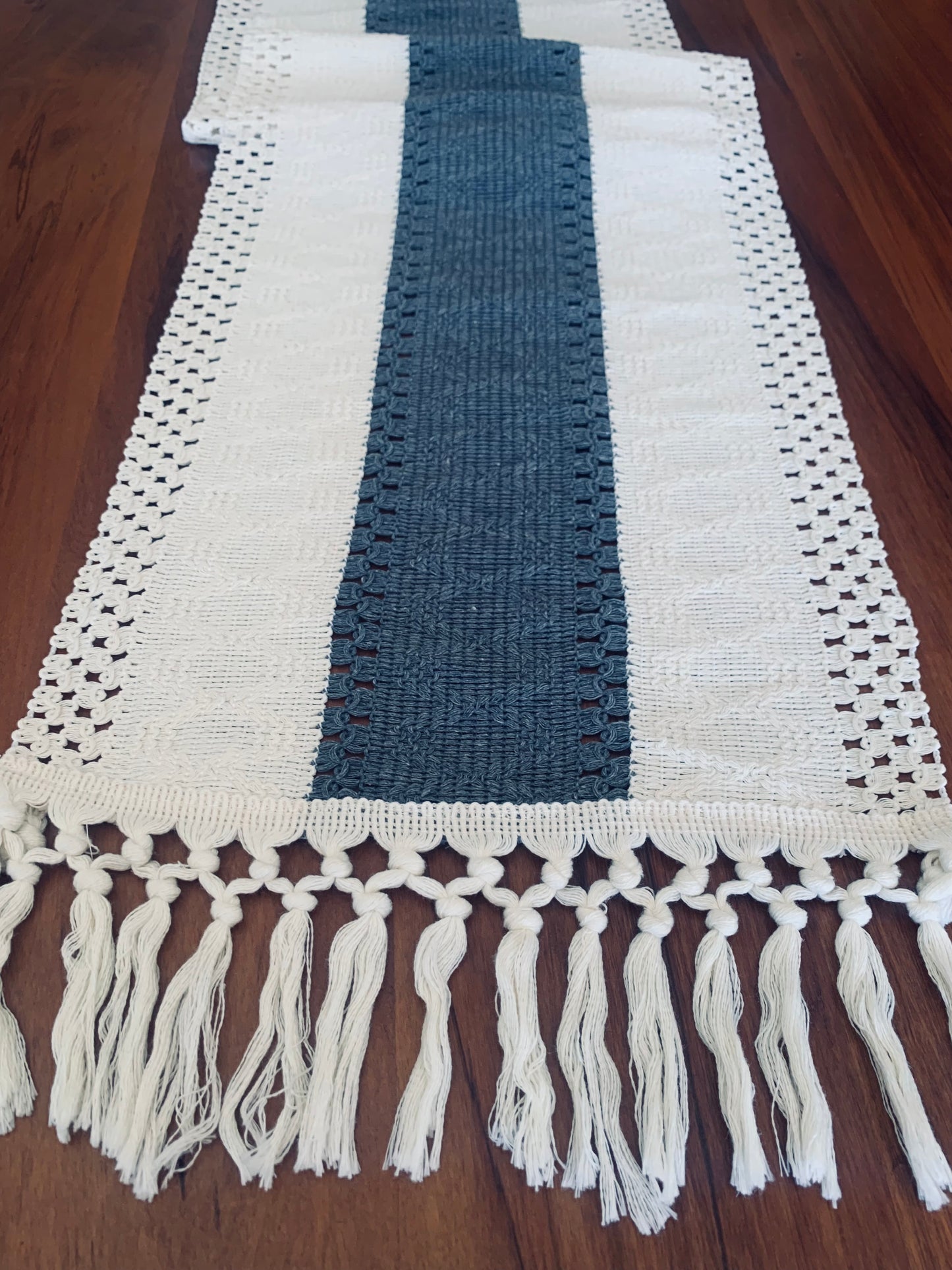 Table runner - Grey & White