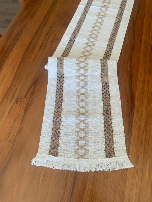 Table runner - Carmel & White