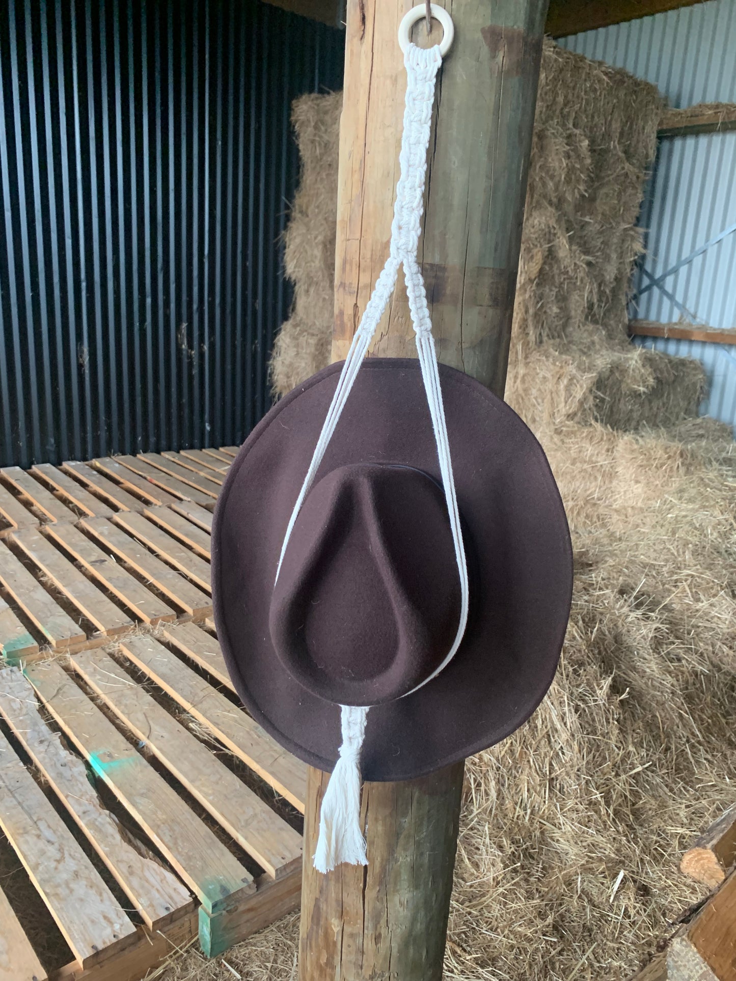 Hat hanger - White