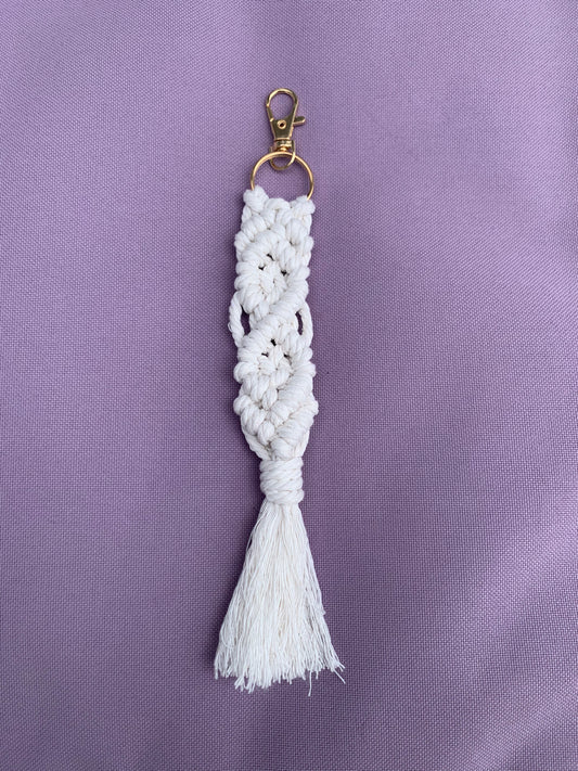 Macrame key chain - WHITE