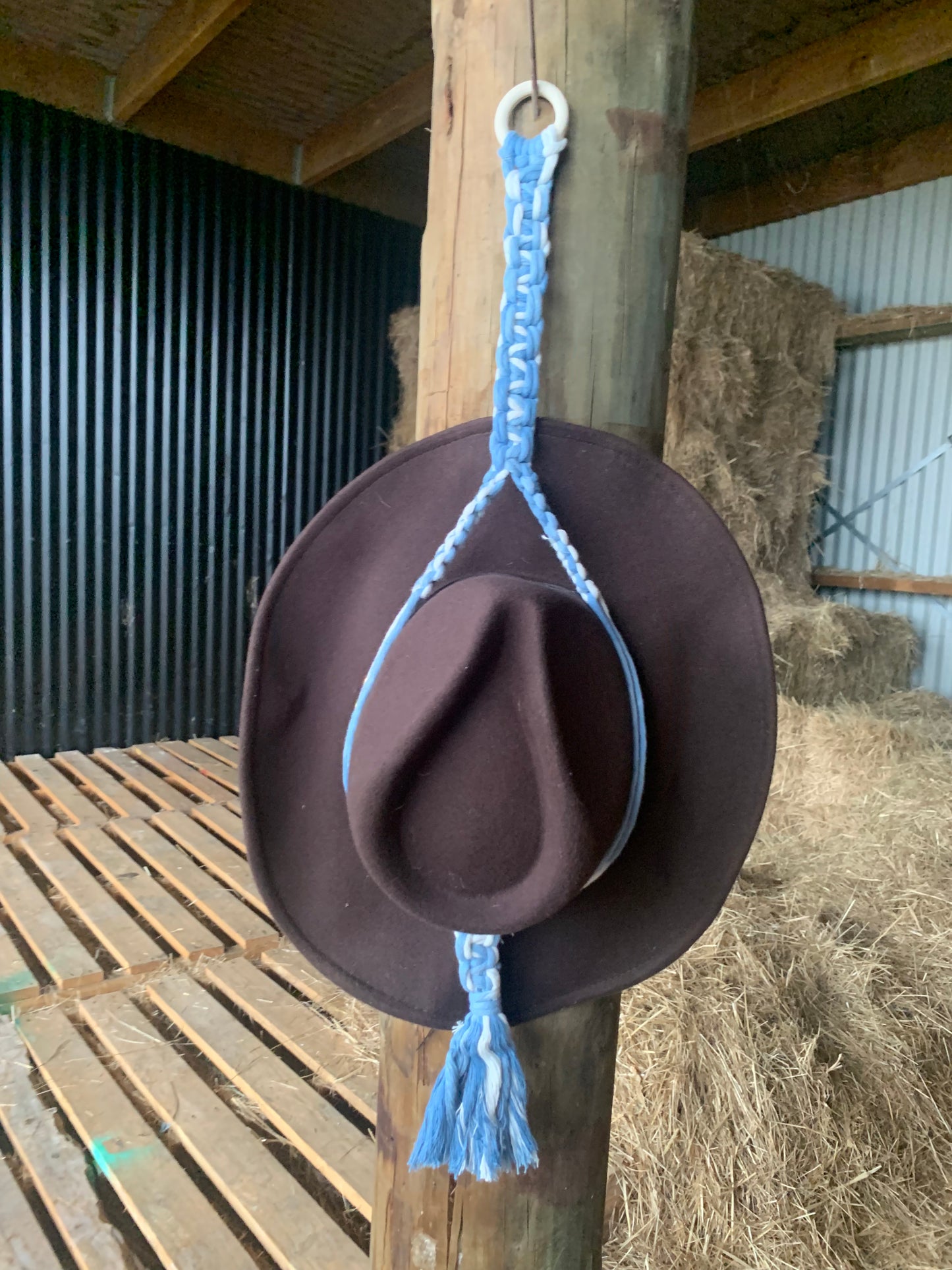 Hat hanger - Blue/White
