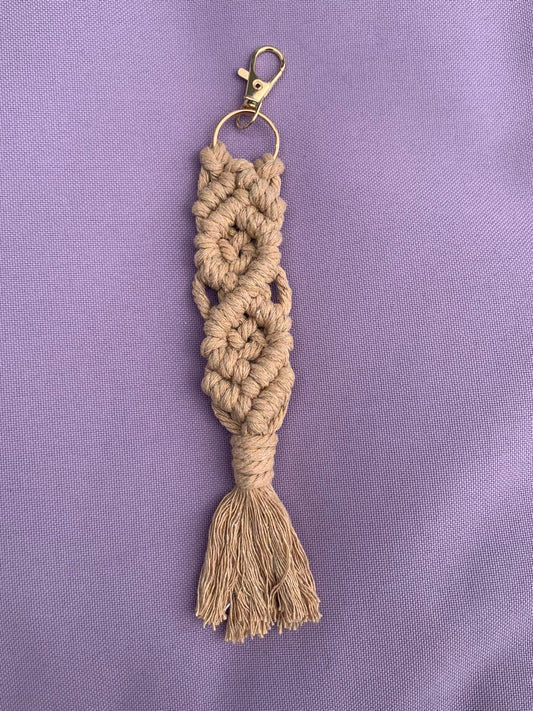 Macrame key chain - CARAMEL