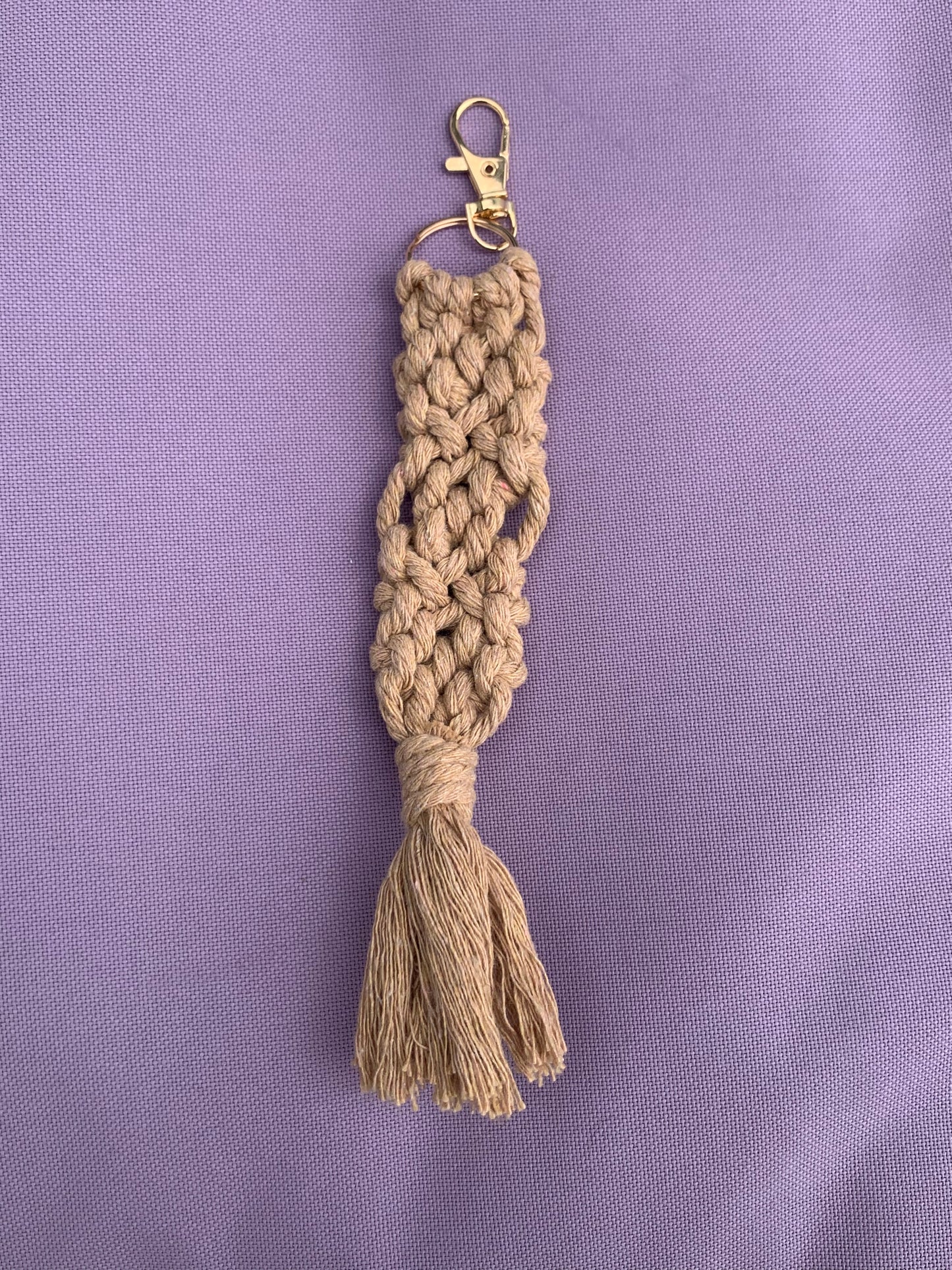 Macrame key chain - CARAMEL